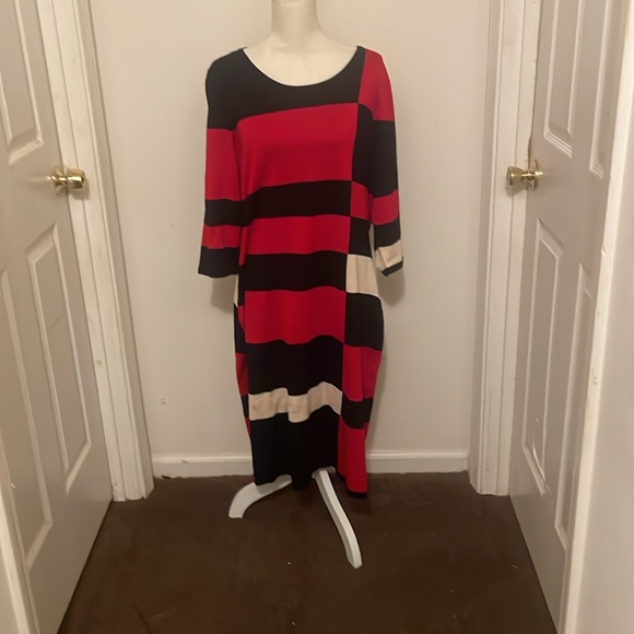Simply beautiful new tag attached sweater dress - Picture 5 of 15